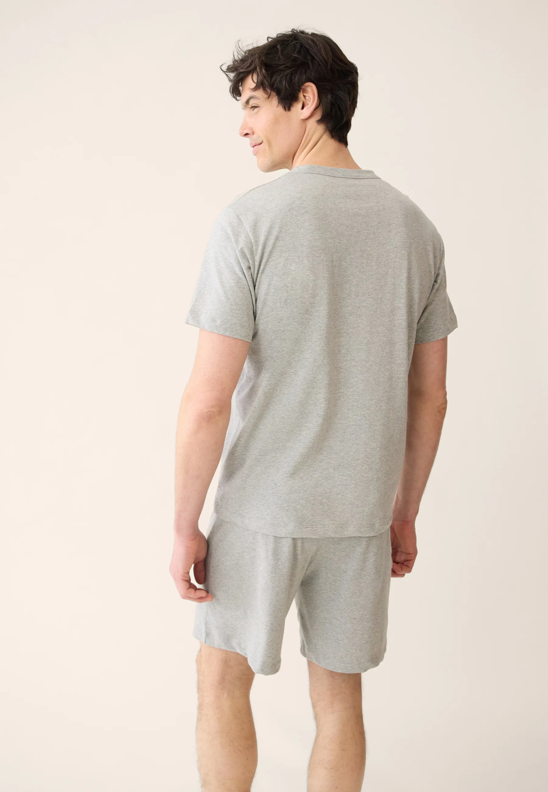 Ensemble pyjama haut et short gris - Pyjama haut manches courtes formidable et bas de pyjama court invincible Gris - Image 3